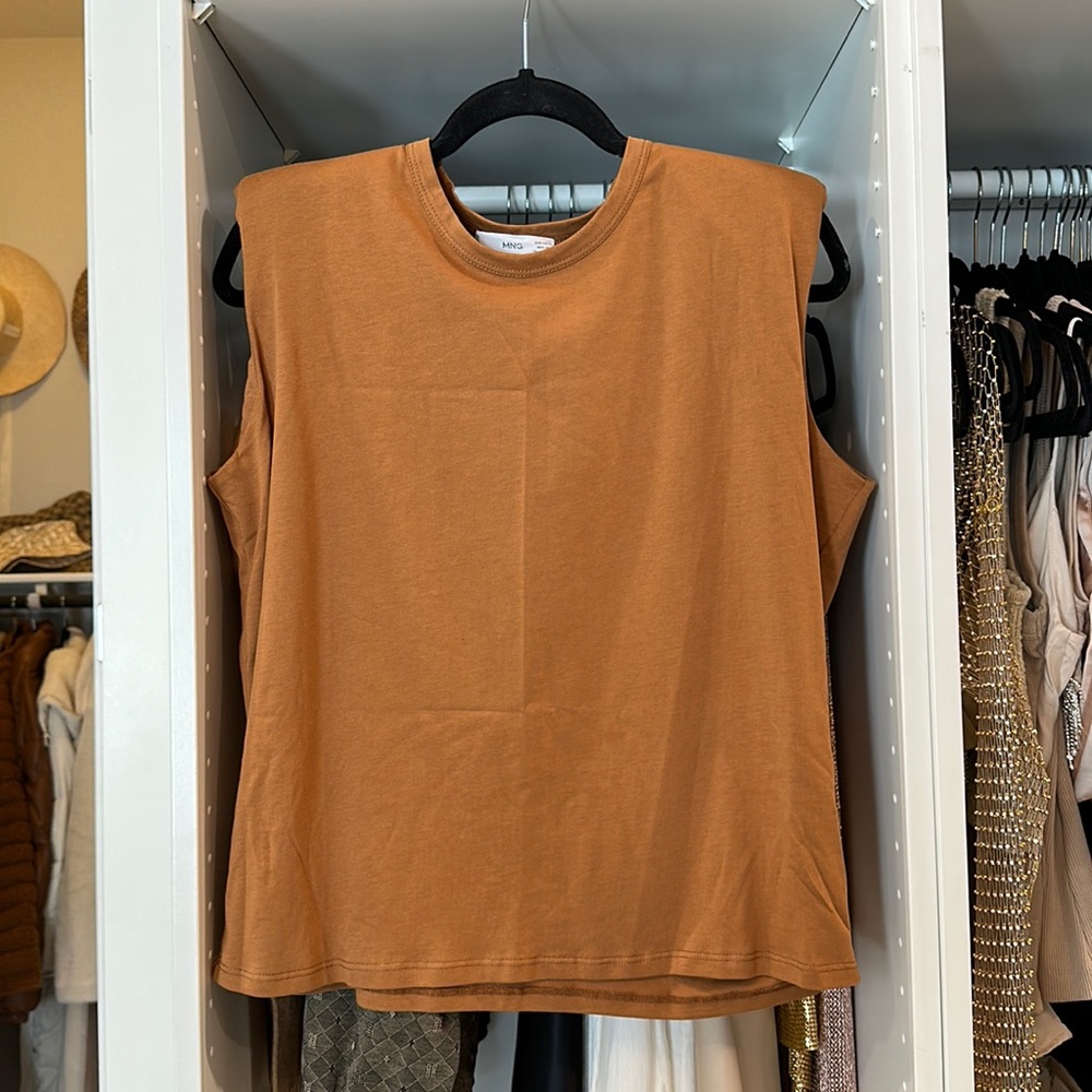 Mango padded tee